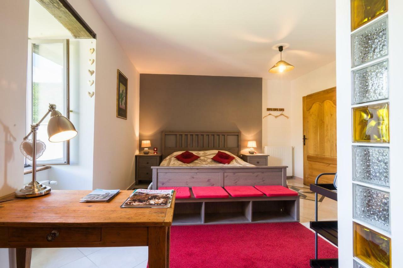 "Il Etait Une Soie..." Hotel Saint-Vincent-de-Barres Kültér fotó