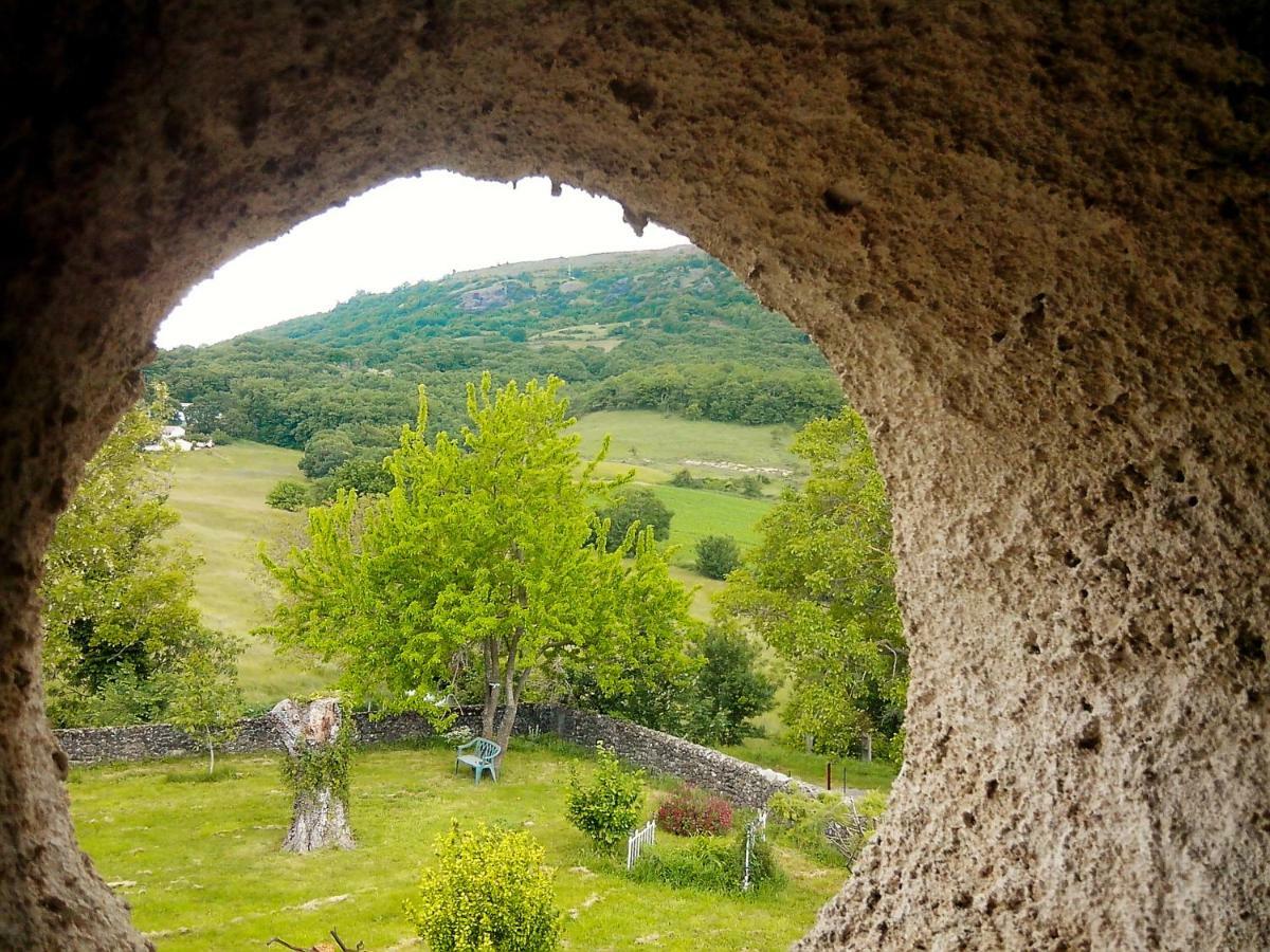 "Il Etait Une Soie..." Hotel Saint-Vincent-de-Barres Kültér fotó